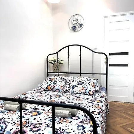 Apartment F1 Ultra Danube Flat