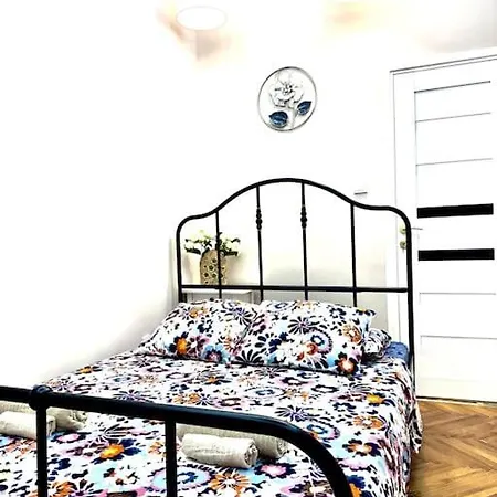 Appartement F1 Ultra Danube Flat *